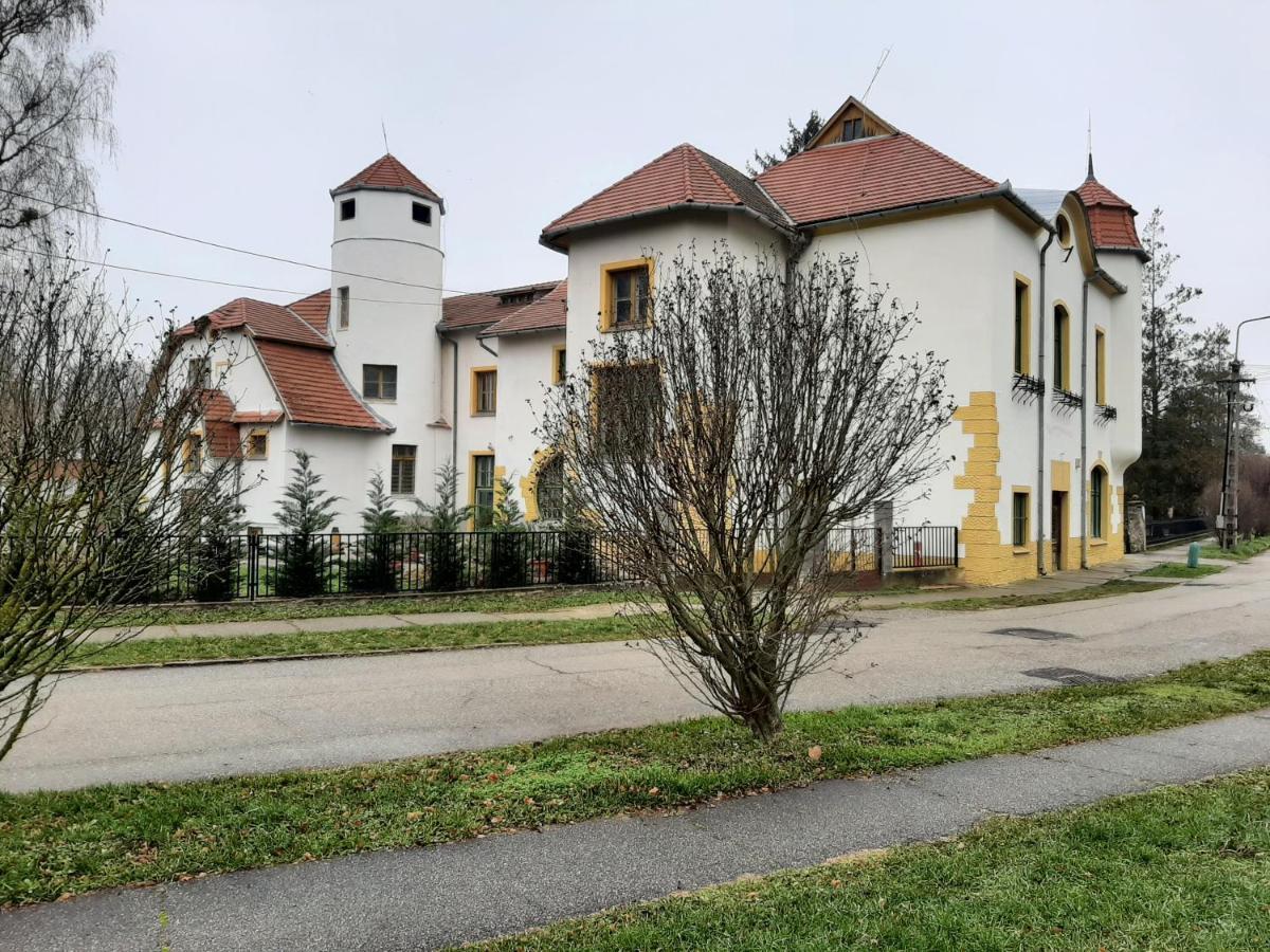 Meller-Kastely Villa Csurgo Exterior photo